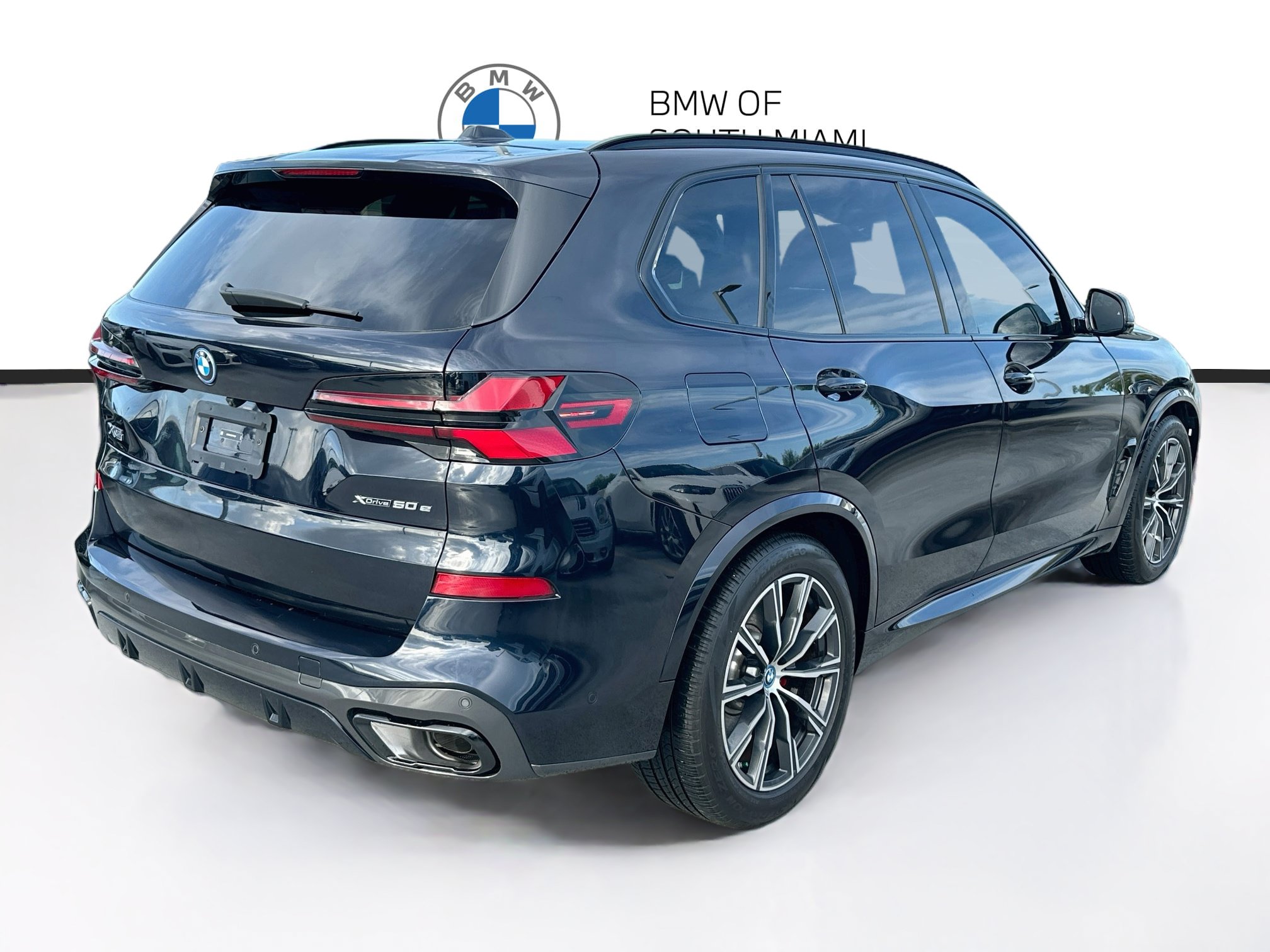 Certified 2025 BMW X5 xDrive50e w/ Executive Package AWD/4WD image 7