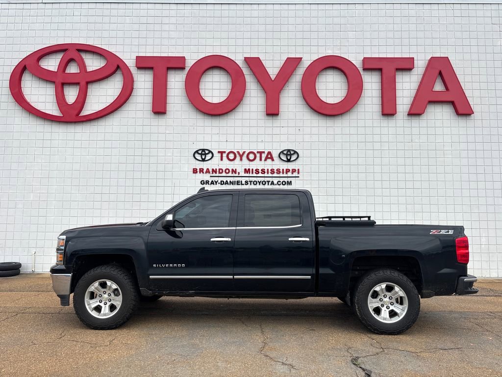 Used 2015 Chevrolet Silverado 1500 LTZ Z71 w/ LTZ Plus Package AWD/4WD image 4