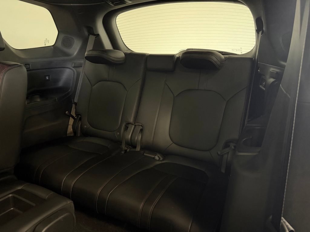 Used 2025 Honda Pilot Black Edition image 24