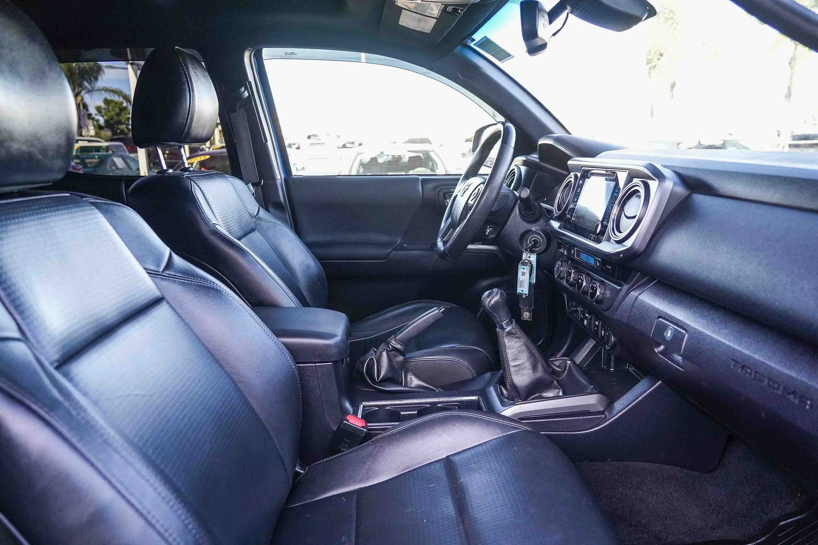 Used 2018 Toyota Tacoma TRD Off-Road w/ TRD Premium Off Road Package AWD/4WD image 21