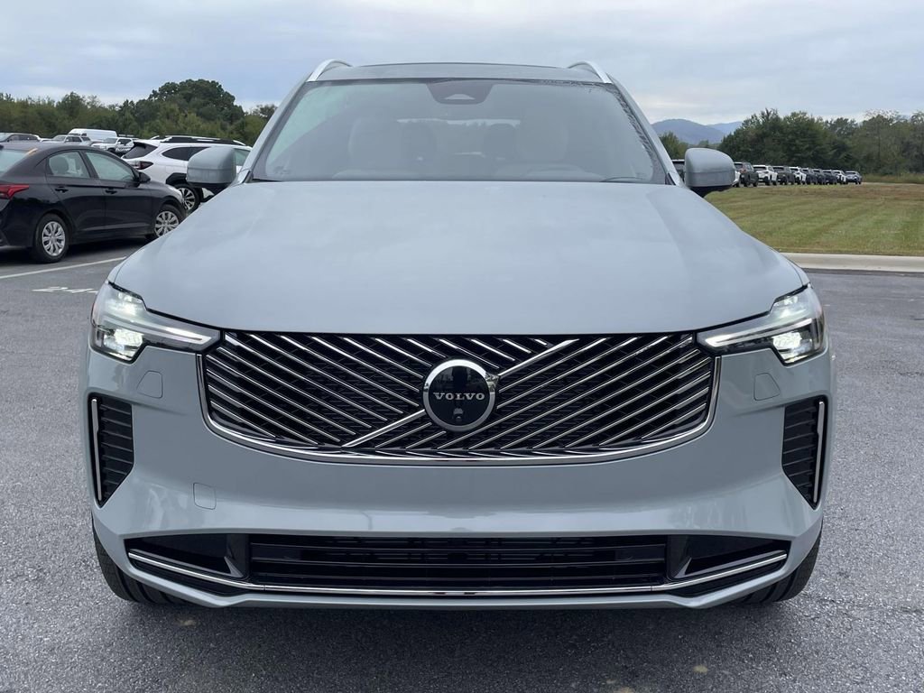 New 2026 Volvo XC90 B6 Plus w/ Protection Package Premier image 24