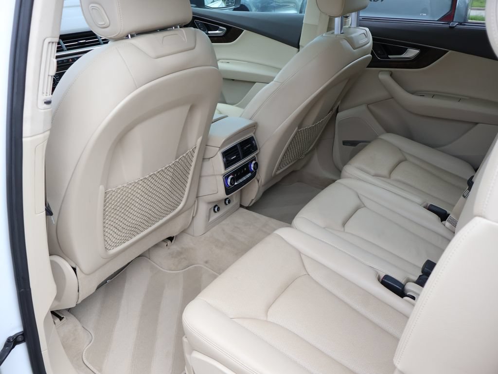 Used 2019 Audi Q7 3.0T Prestige w/ Prestige Package AWD/4WD image 17