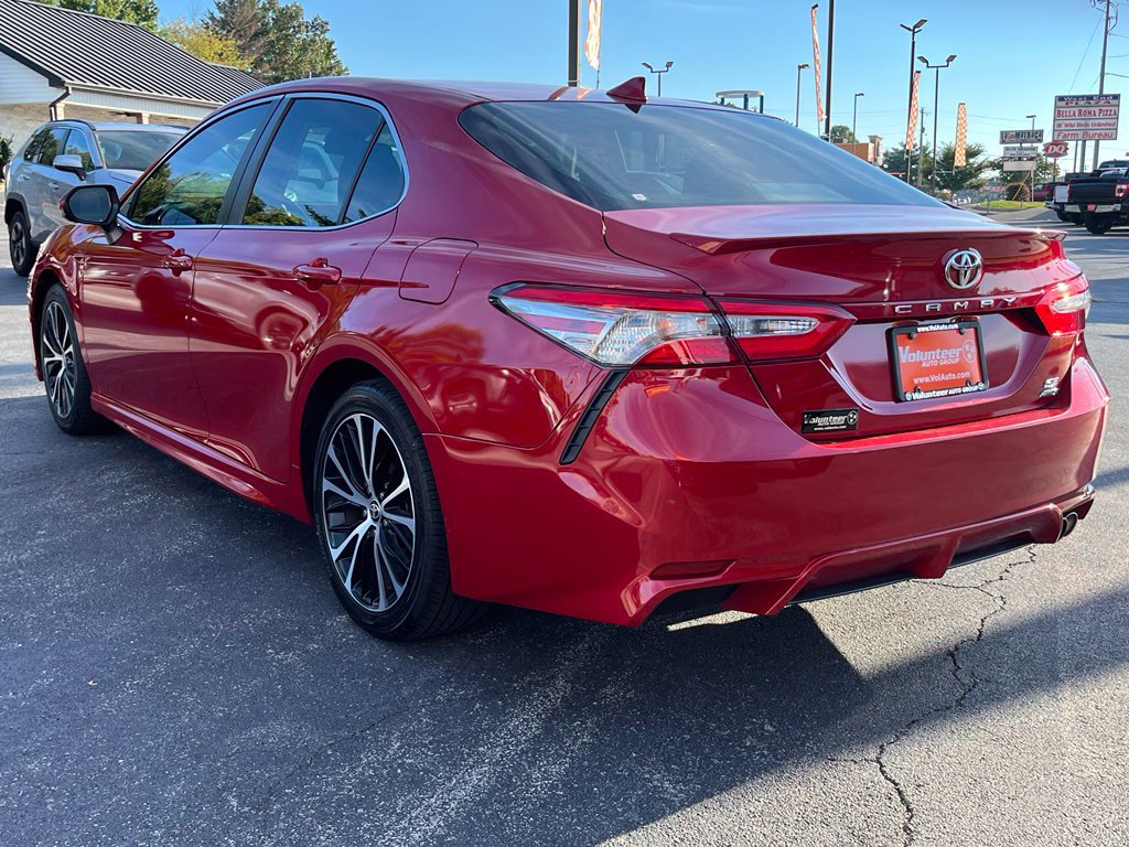 Used 2020 Toyota Camry SE AWD/4WD image 6