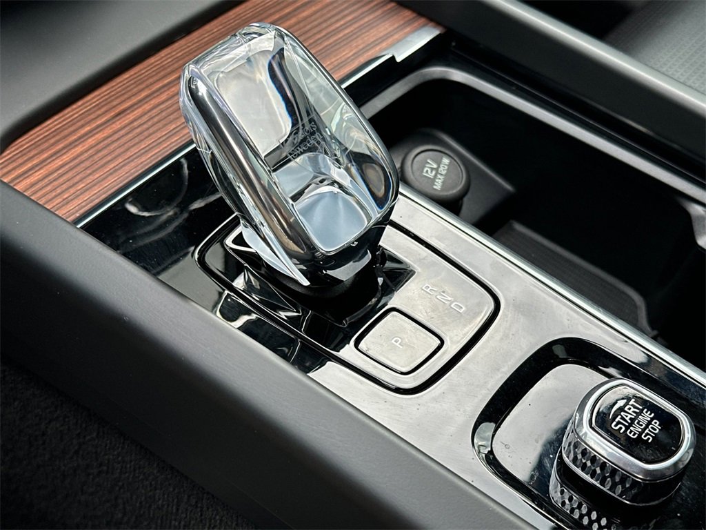 Certified 2023 Volvo XC60 B5 Ultimate image 21