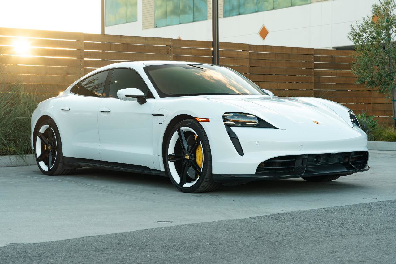 Used 2022 Porsche Taycan Turbo S AWD/4WD image 3