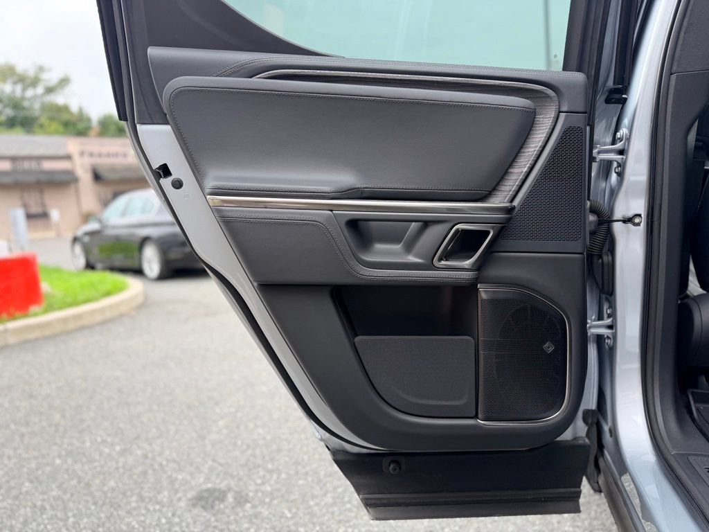 Used 2023 Rivian R1T Launch Edition AWD/4WD image 16