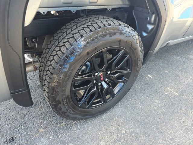 Used 2026 GMC Sierra 1500 Elevation image 40