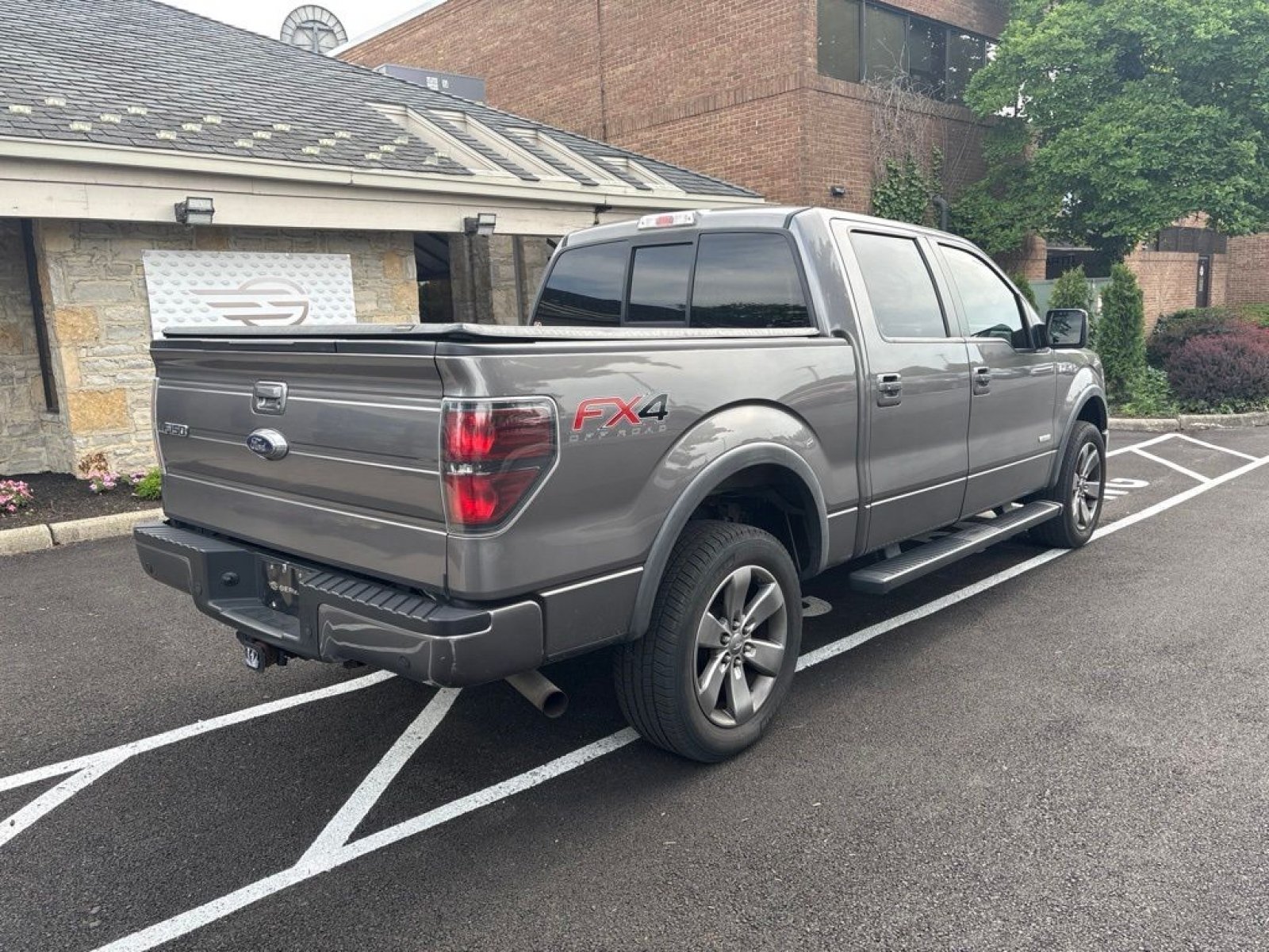 Used 2014 Ford F150 FX4 w/ Equipment Group 402A Luxury AWD/4WD image 7