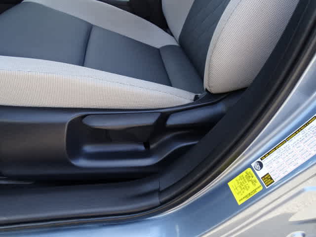 Used 2025 Toyota Corolla LE FWD image 17
