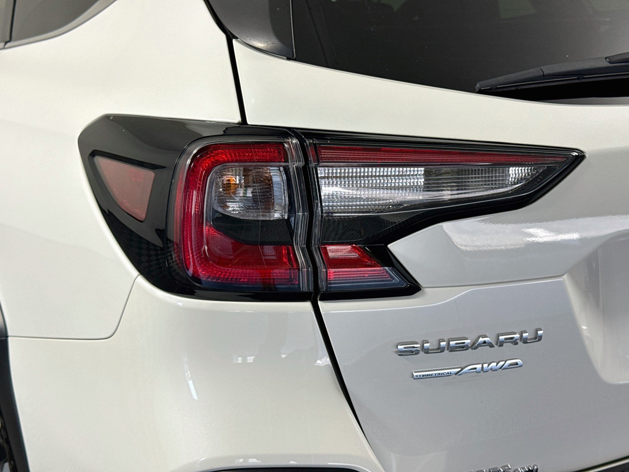 Used 2025 Subaru Outback Limited AWD/4WD image 36