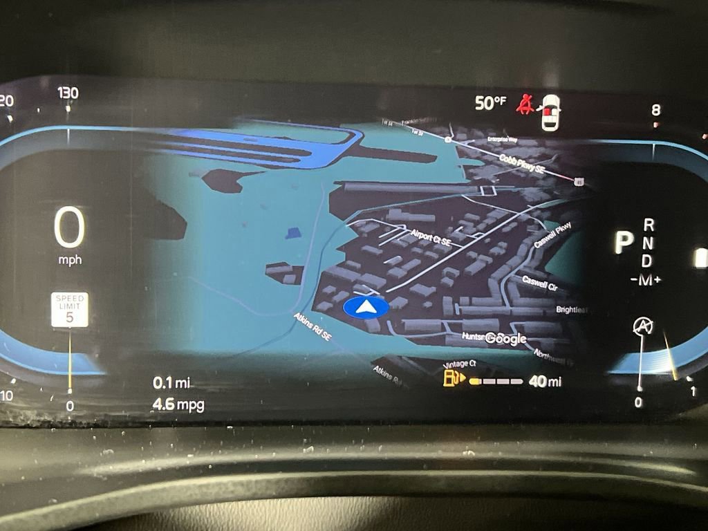 Certified 2024 Volvo XC40 B5 Plus image 21