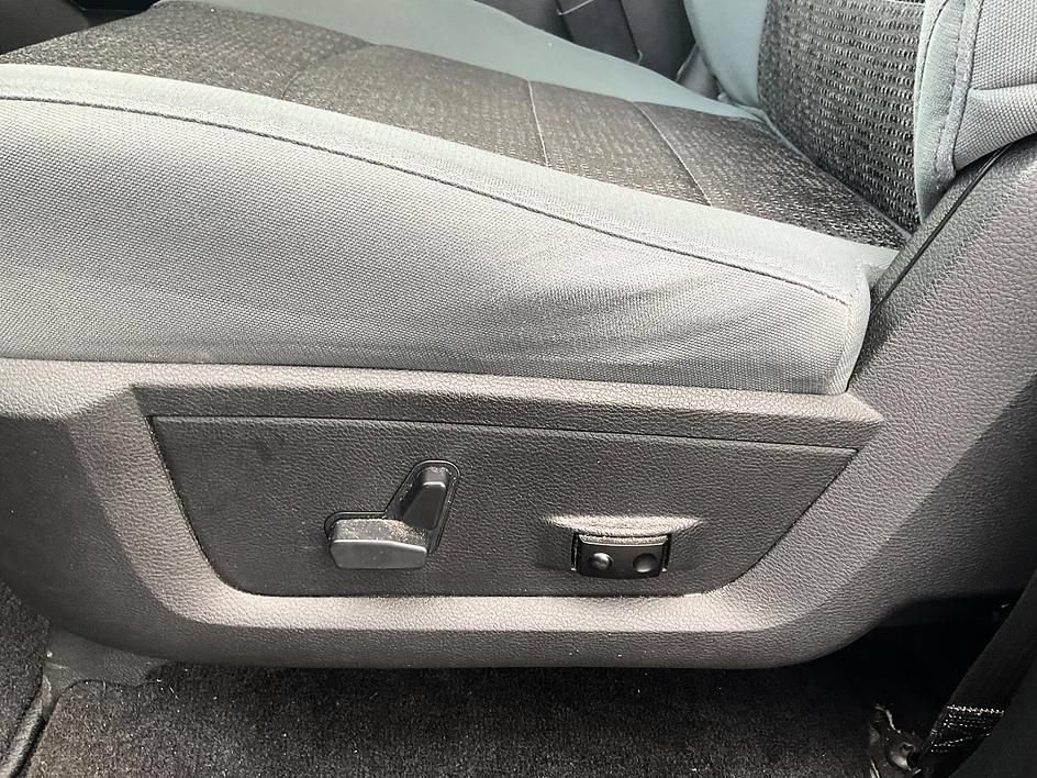 Used 2017 RAM 1500 Big Horn AWD/4WD image 17