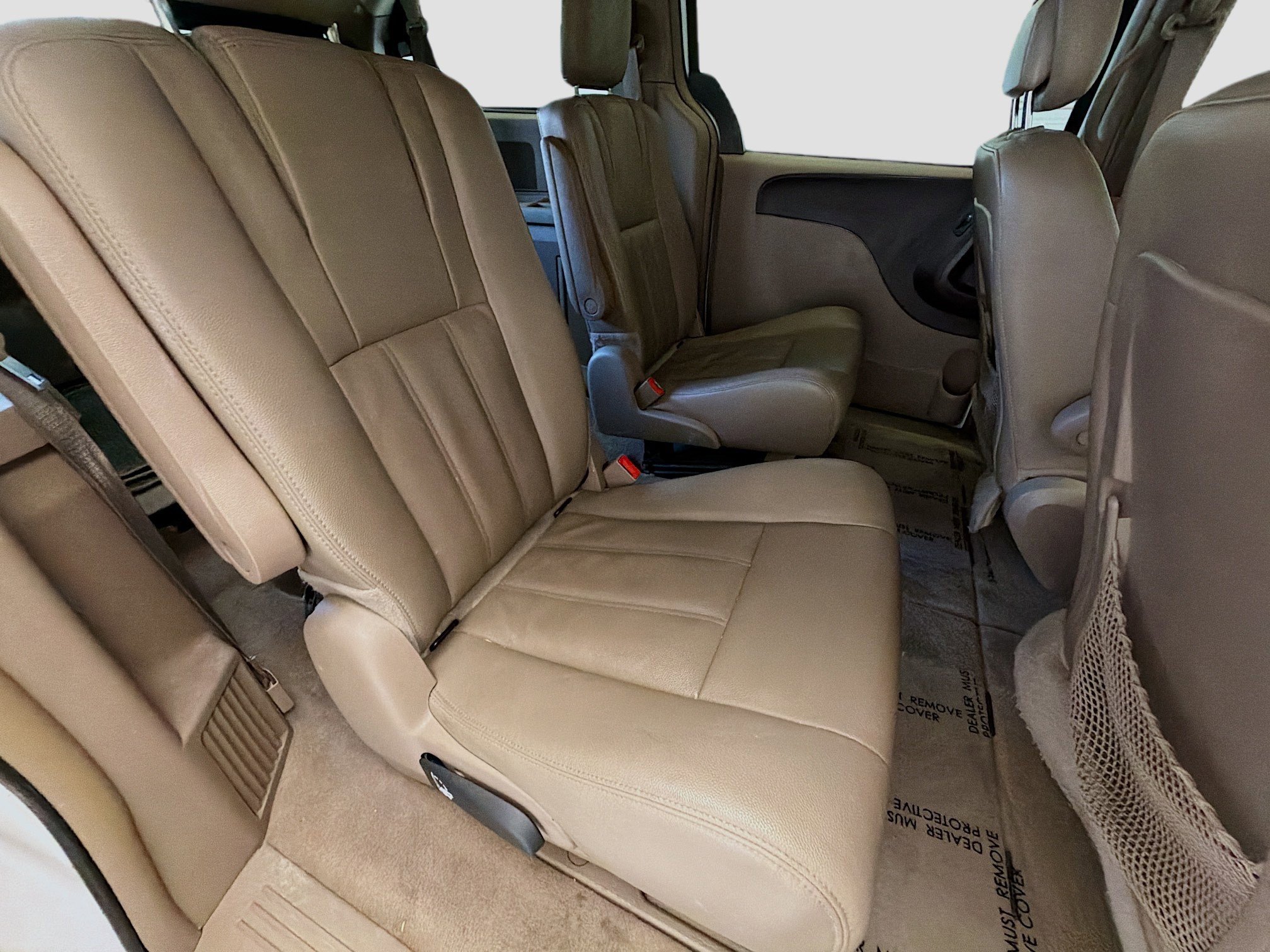 Used 2016 Chrysler Town & Country Touring image 14