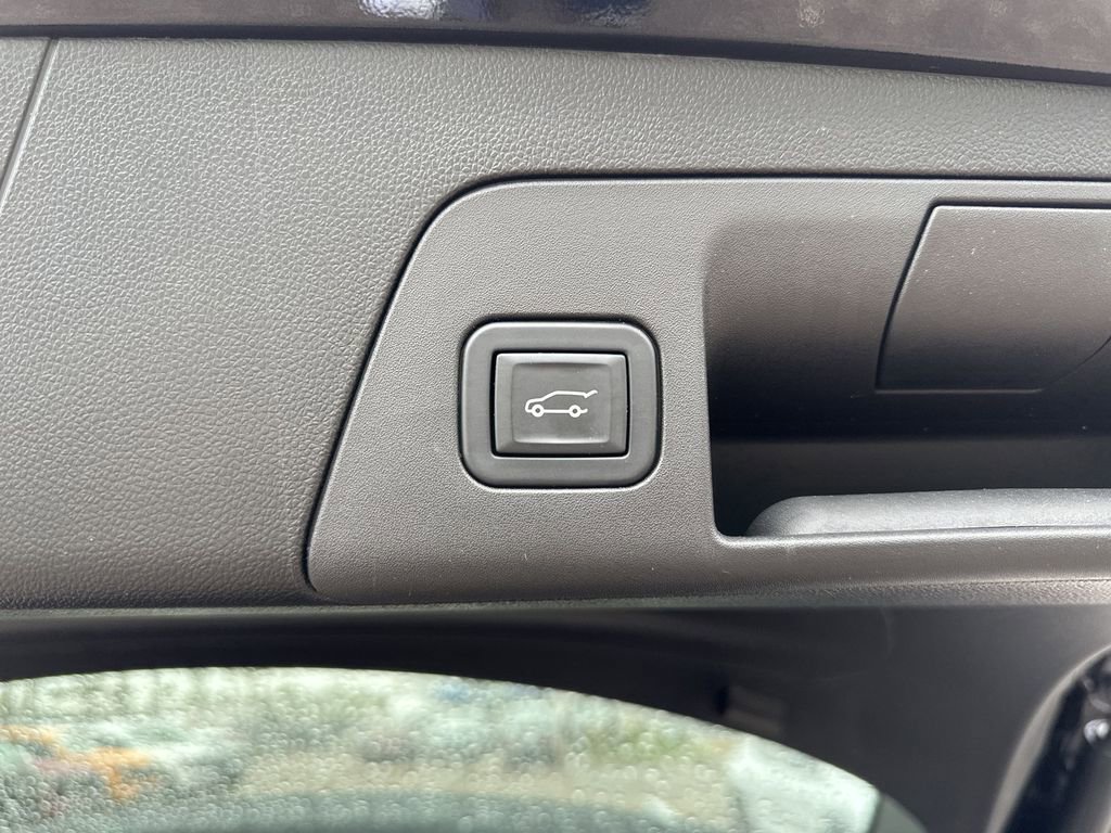 Used 2023 Buick Envision Avenir AWD/4WD image 31