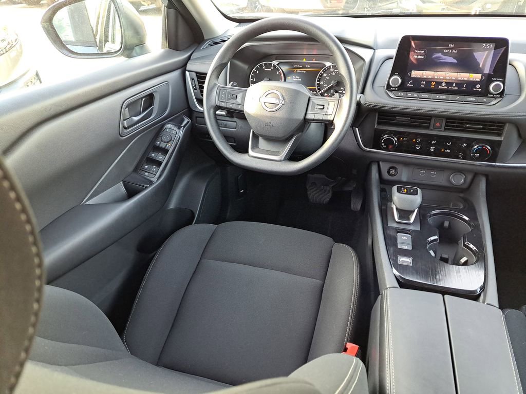 Used 2025 Nissan Rogue S image 12
