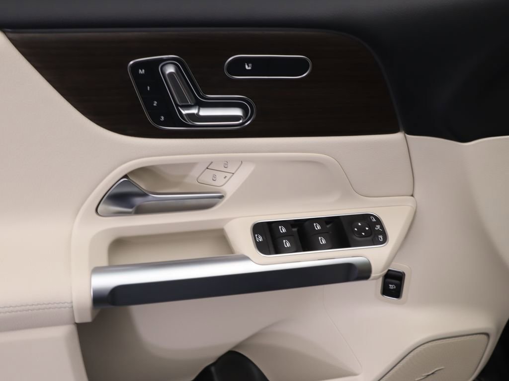 Used 2026 Mercedes-Benz GLB 250 image 23