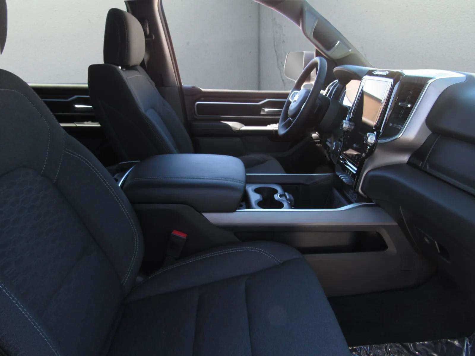 Used 2026 RAM 1500 Big Horn AWD/4WD image 8