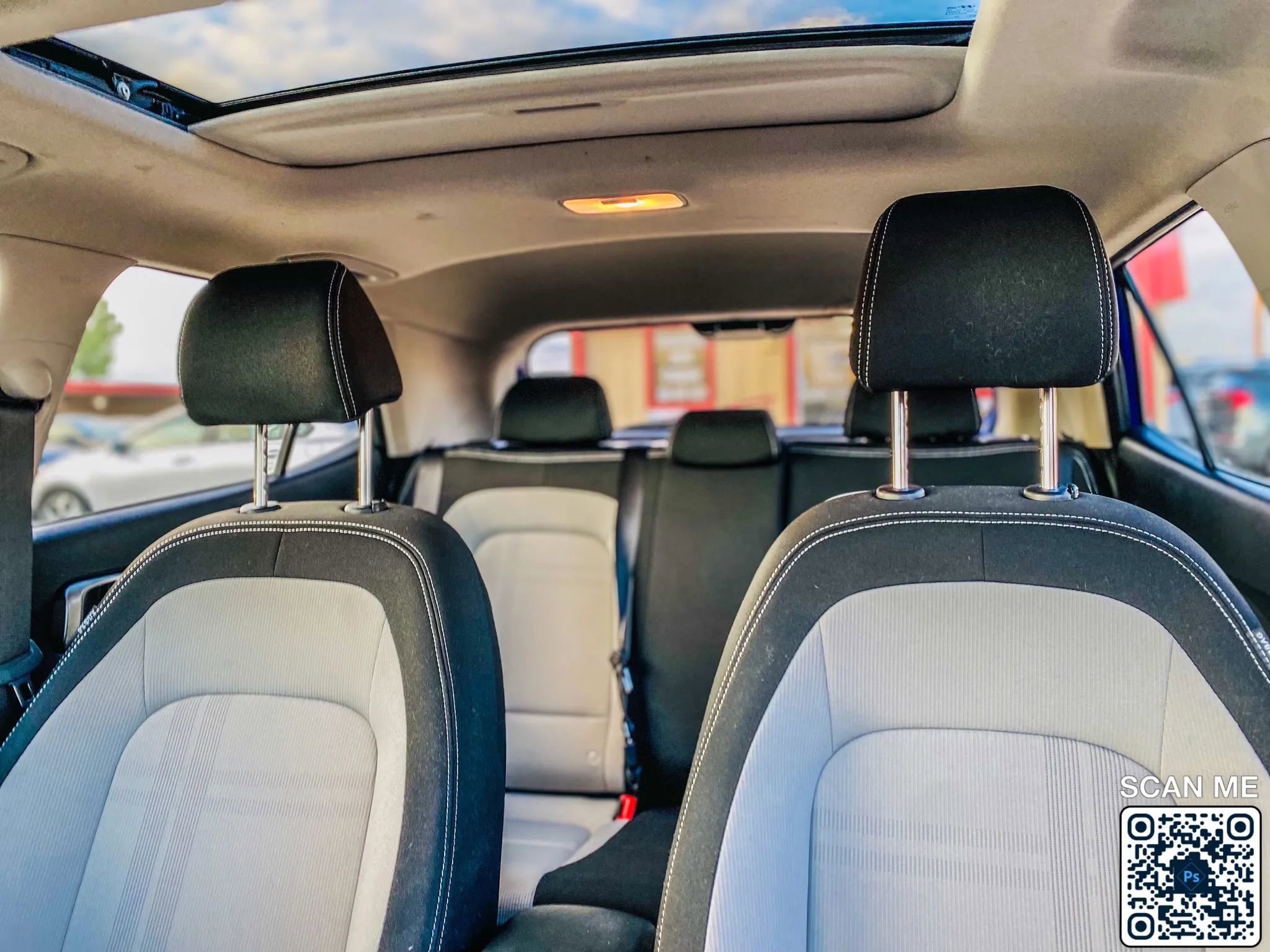 Used 2023 Hyundai Venue SEL image 26