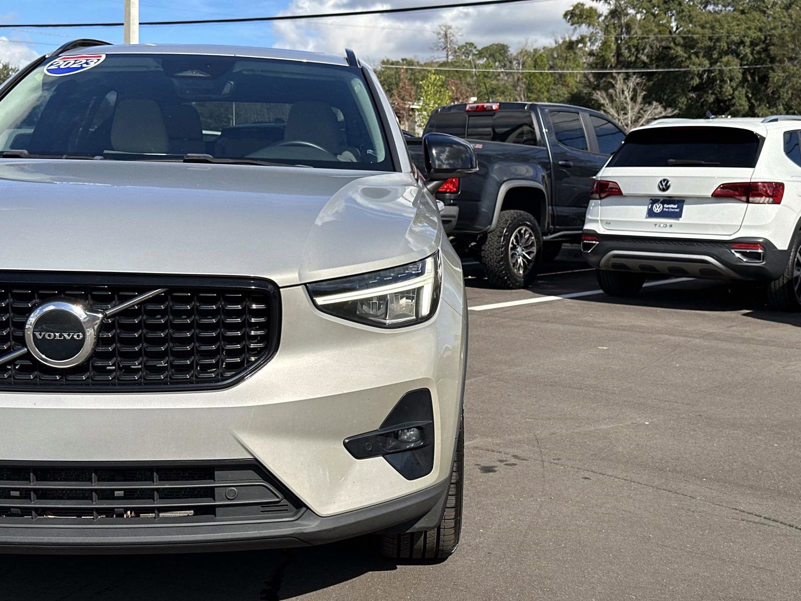 Certified 2023 Volvo XC40 B5 Plus image 9