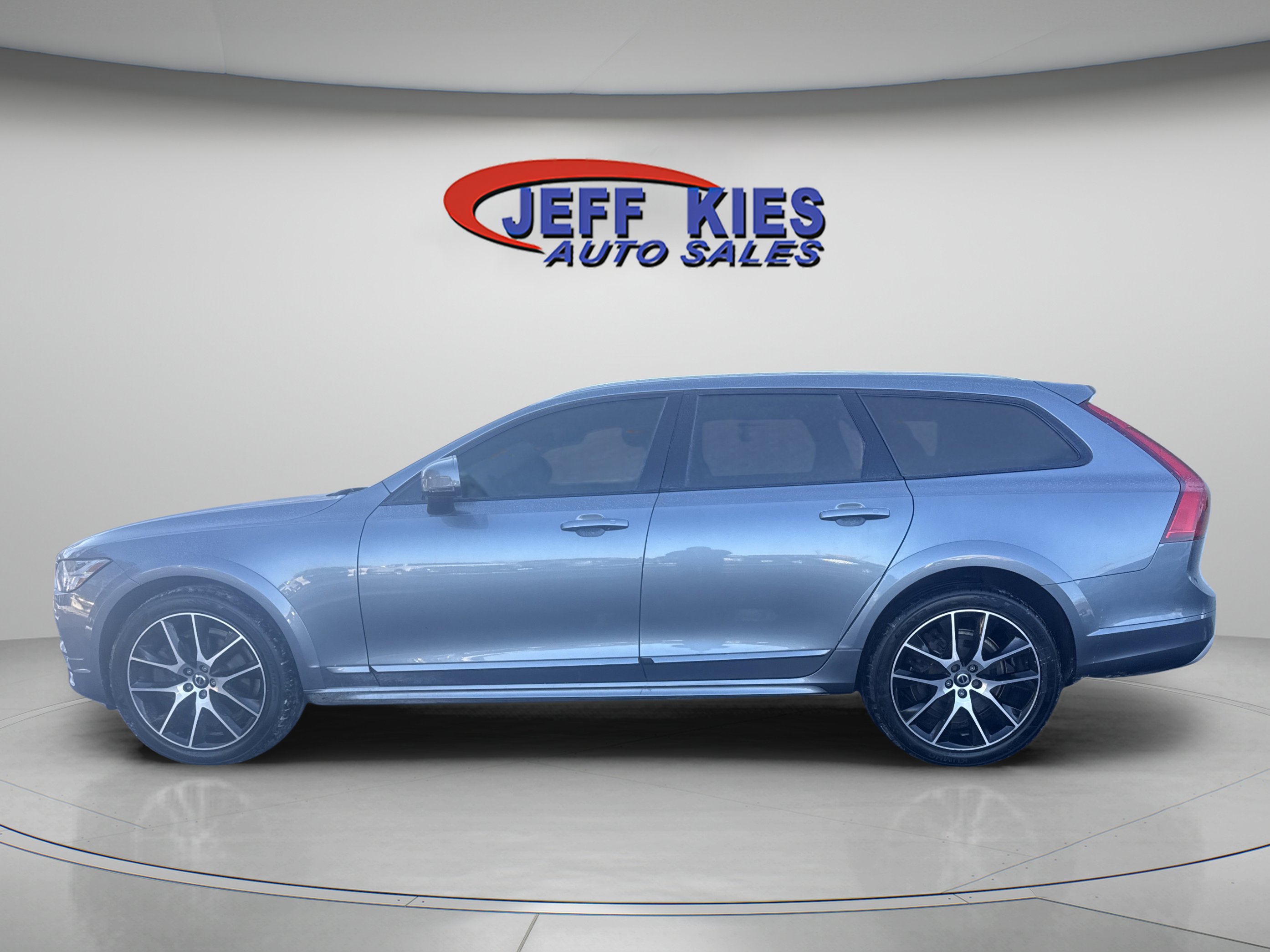 Used 2020 Volvo V90 T6 Cross Country image 8