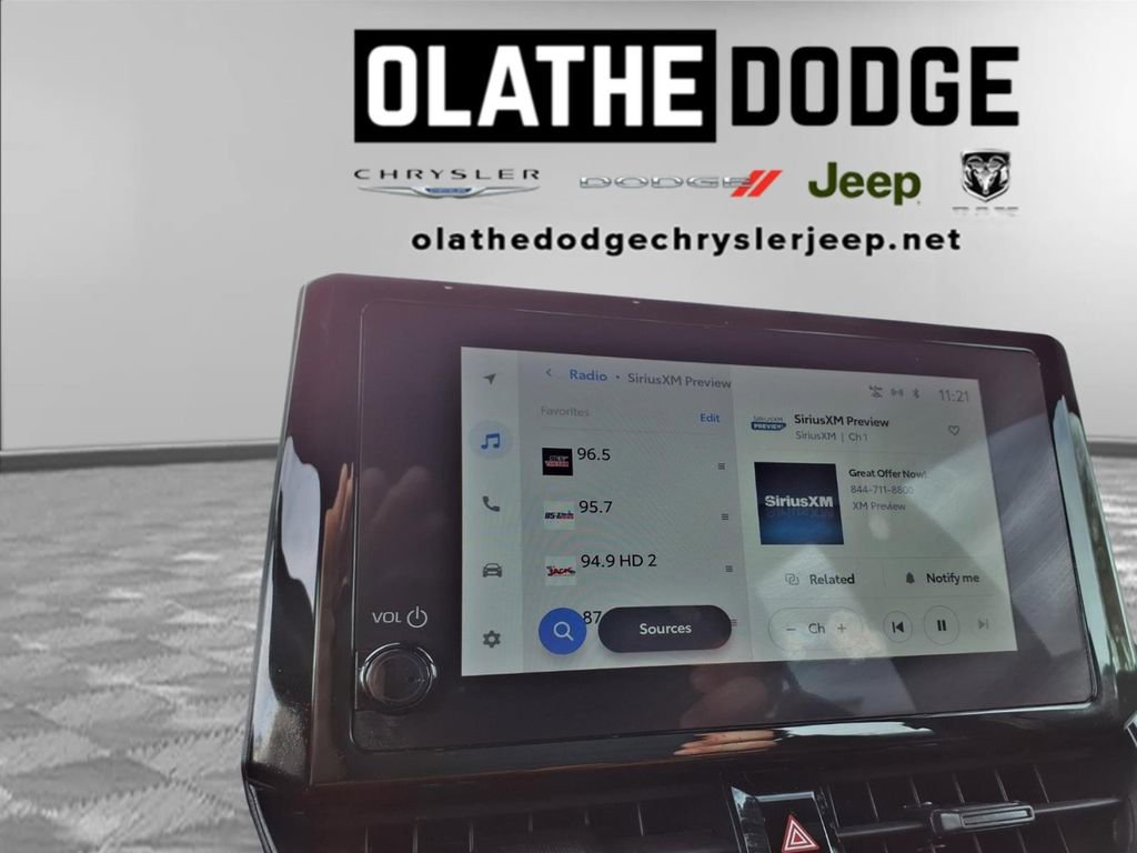 Used 2024 Toyota Corolla SE Nightshade image 5