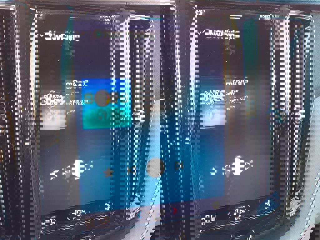 Certified 2023 Volvo XC60 B5 Plus w/ Protection Package Premier image 22