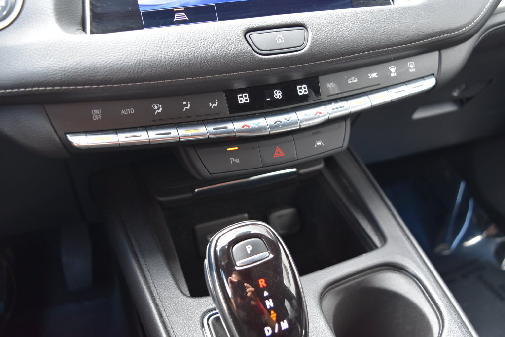 Used 2023 Cadillac XT4 Premium Luxury FWD image 18