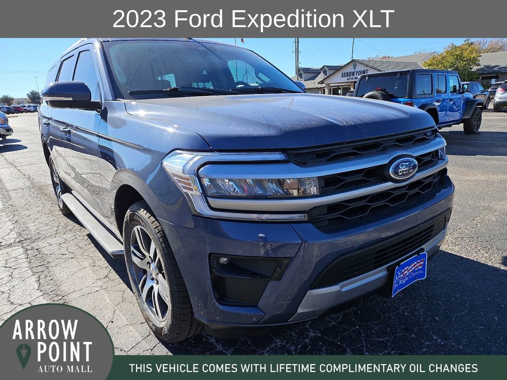 Used 2023 Ford Expedition XLT image 2