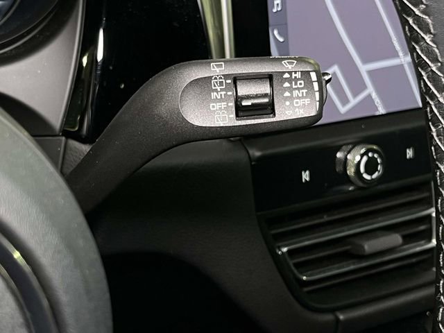 Certified 2022 Porsche Macan image 40