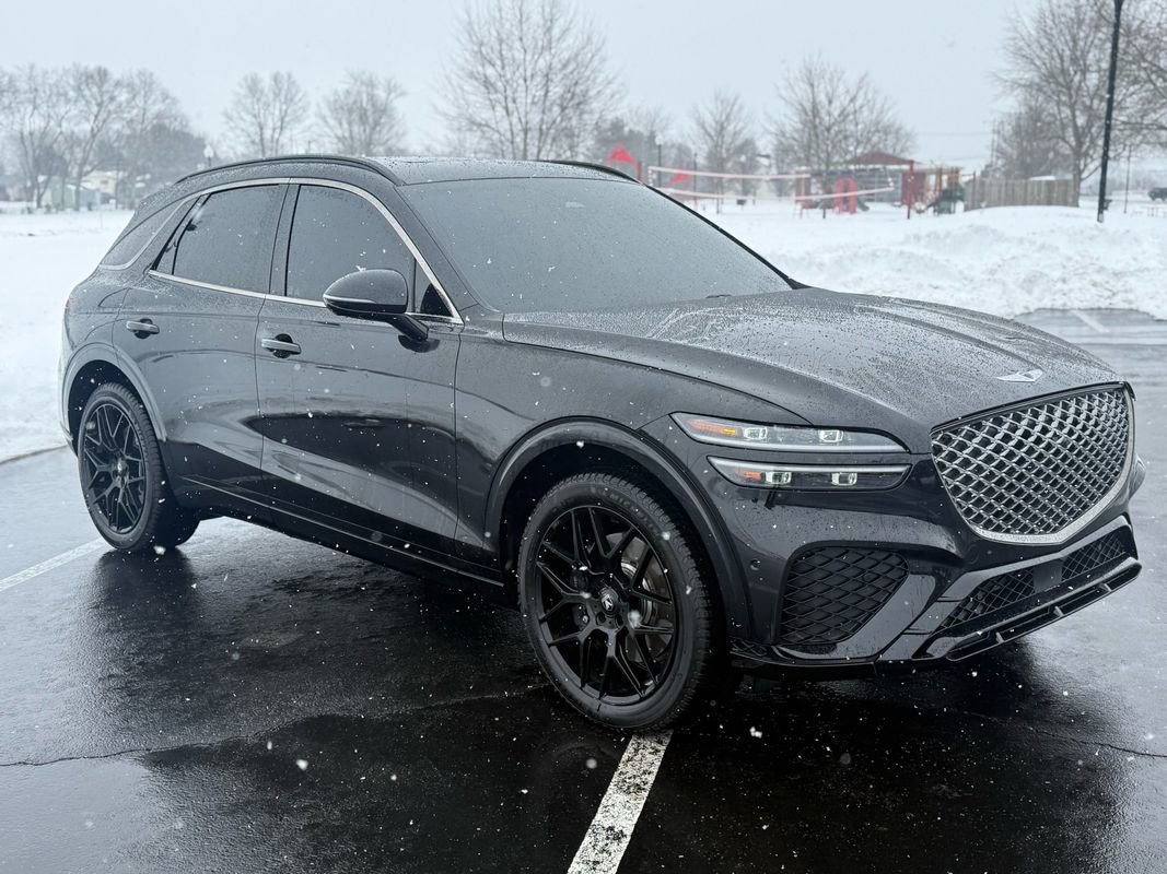 Used 2022 Genesis GV70 3.5T Sport w/ Sport Advanced Package image 3