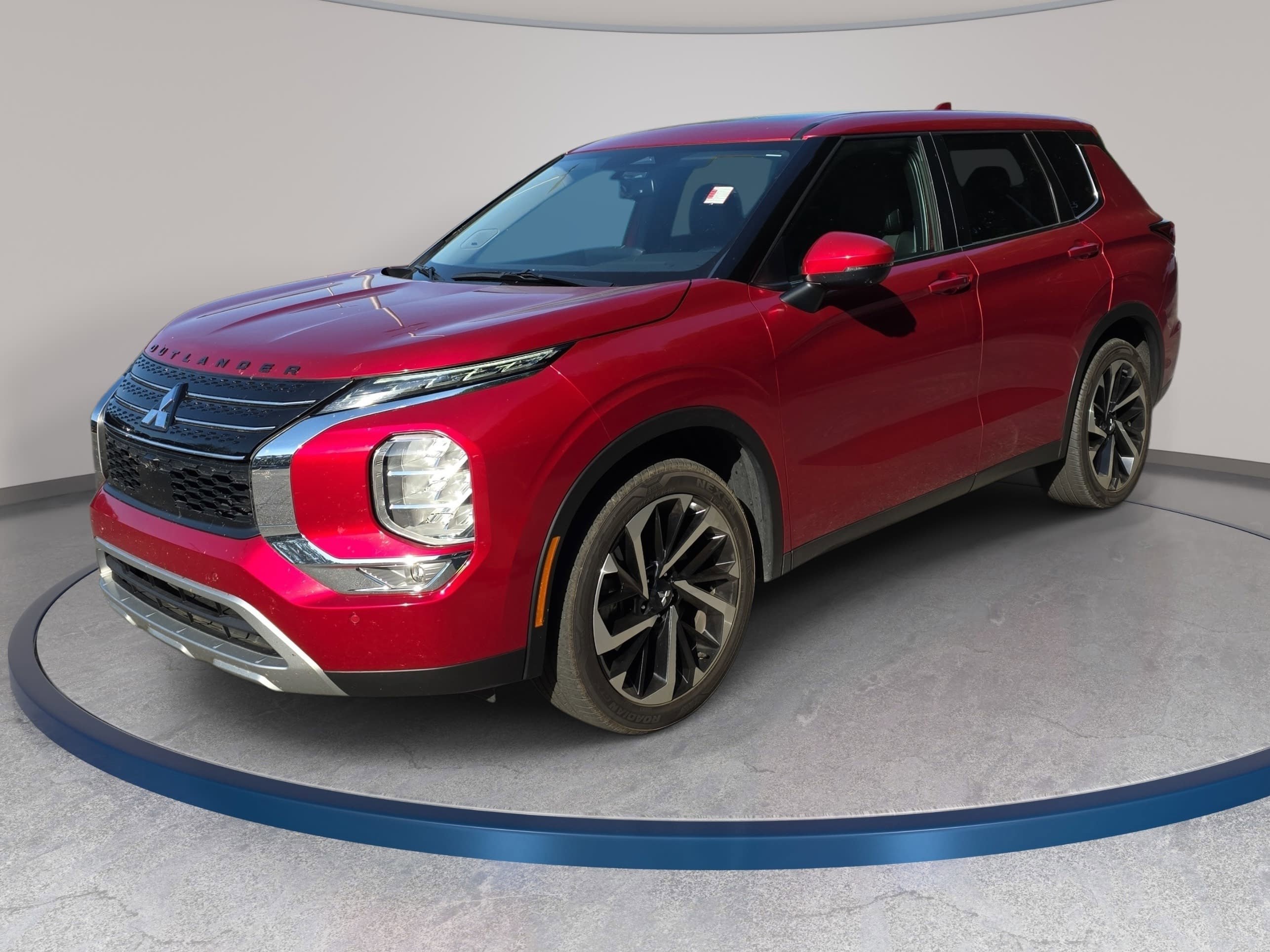 Used 2023 Mitsubishi Outlander SE