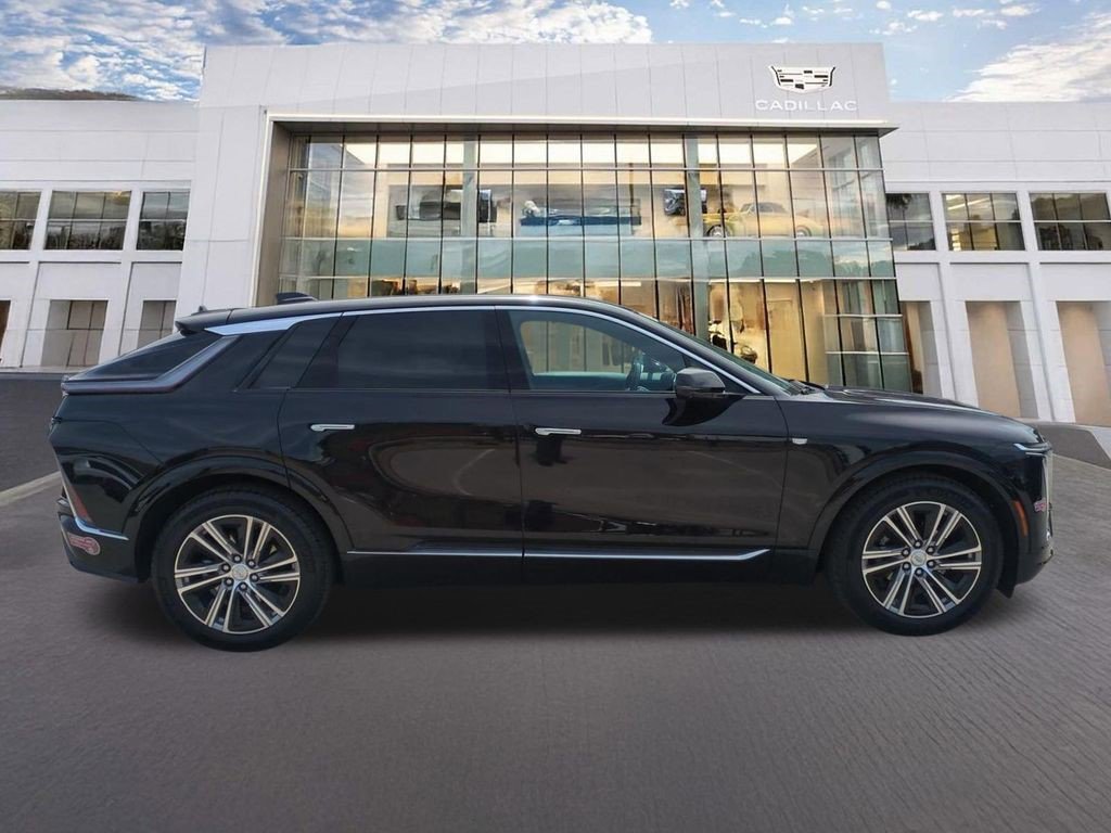 Certified 2024 Cadillac Lyriq Luxury image 4