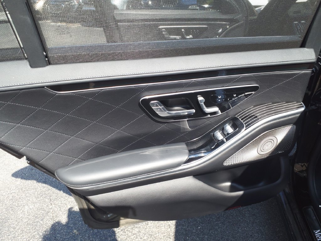 Used 2021 Mercedes-Benz S 580 4MATIC Sedan w/ Warmth & Comfort Package image 24