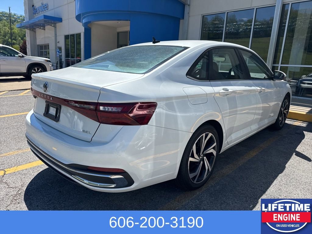 Used 2025 Volkswagen Jetta SEL image 8