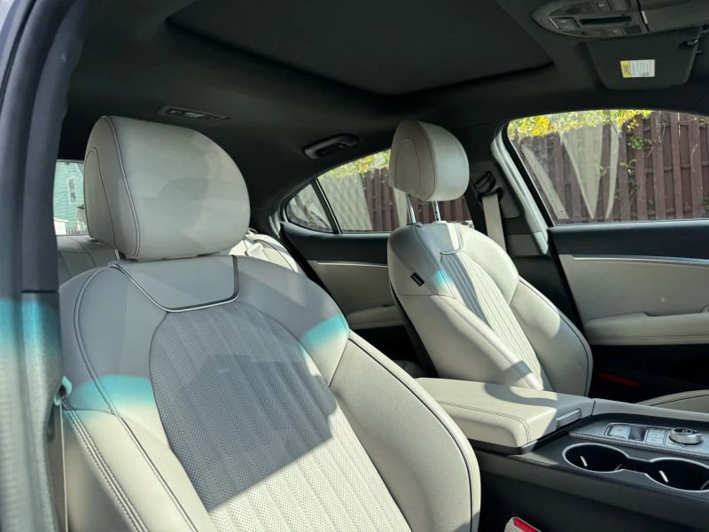 Used 2023 Genesis G70 3.3T w/ Sport Advanced Package image 28