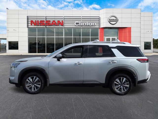 Certified 2025 Nissan Pathfinder SL image 6