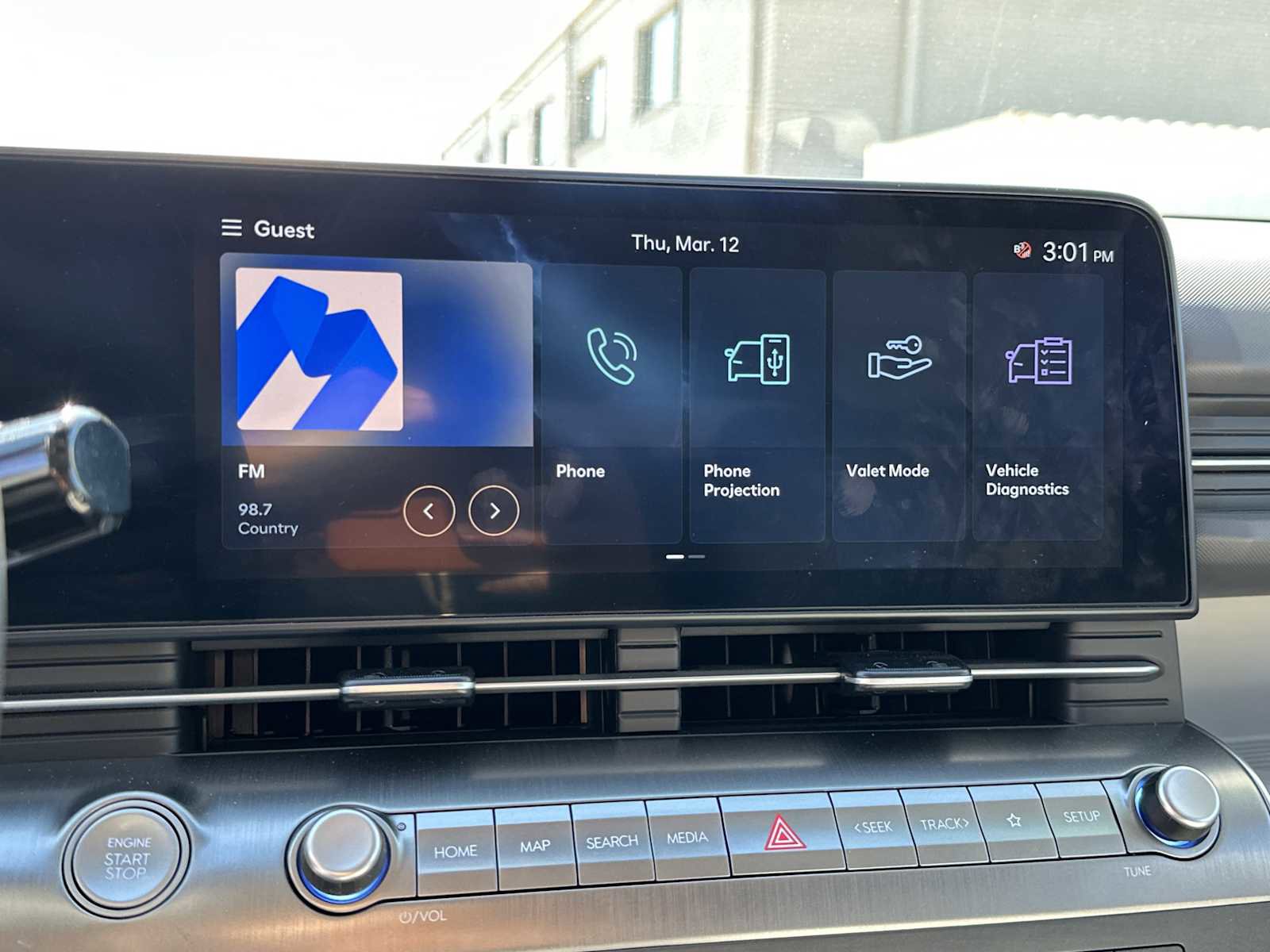 Certified 2025 Hyundai Kona SEL FWD image 20