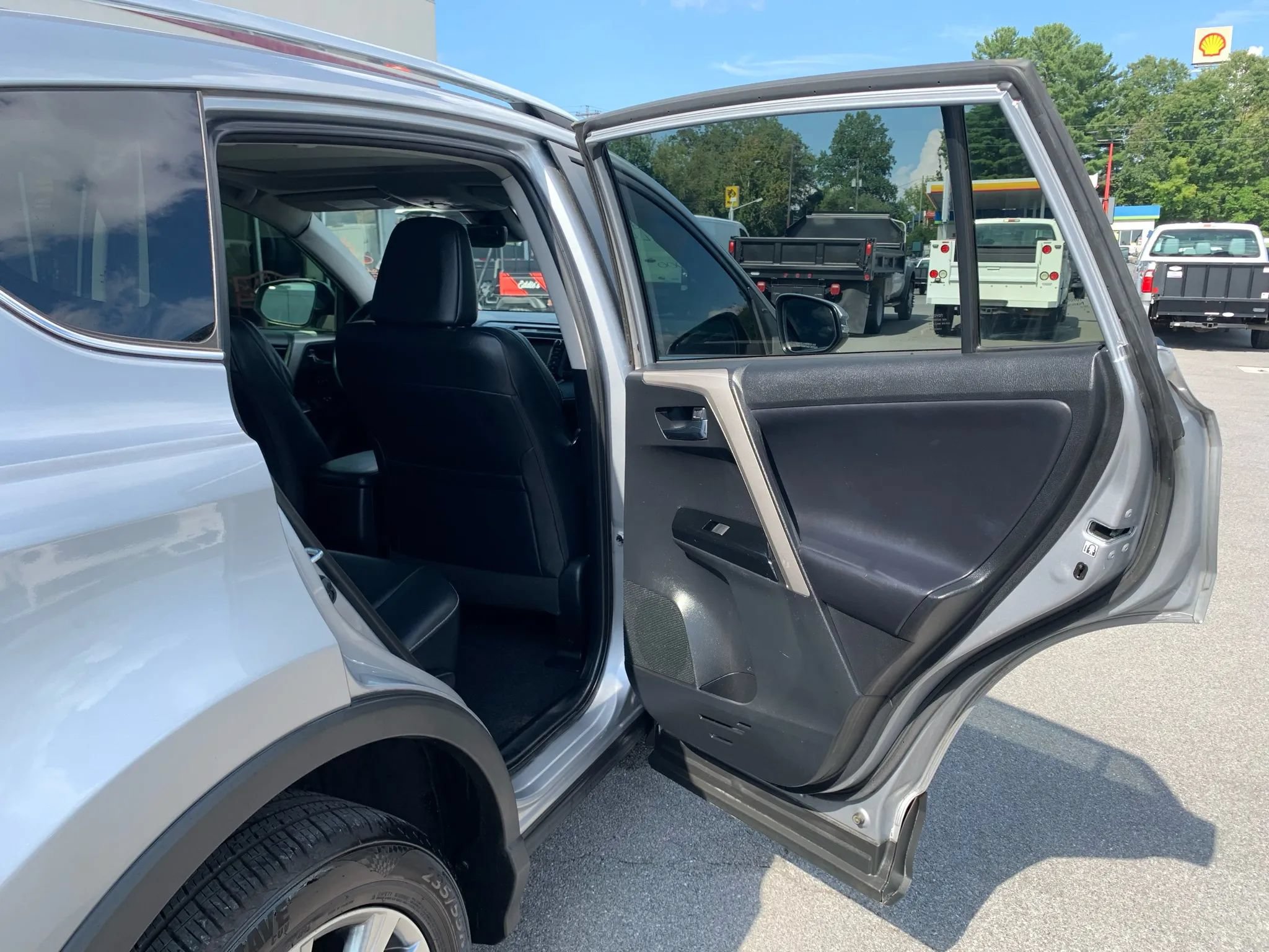 Used 2016 Toyota RAV4 Limited FWD image 31