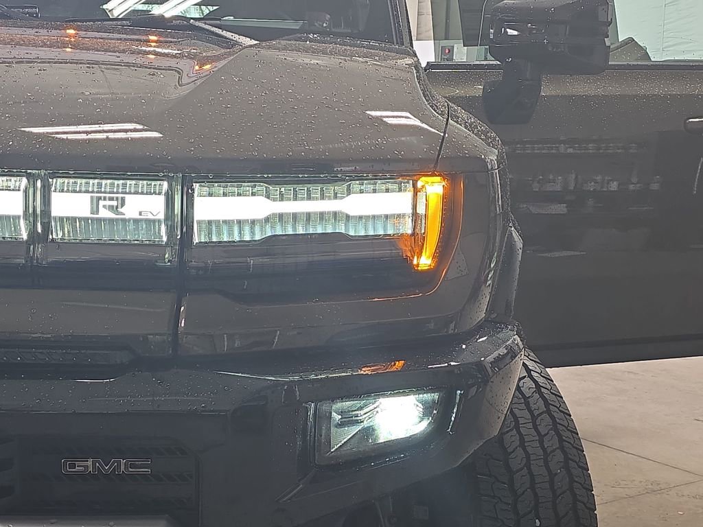 New 2026 GMC Hummer EV SUV w/ LPO, Dark Essentials Package image 32
