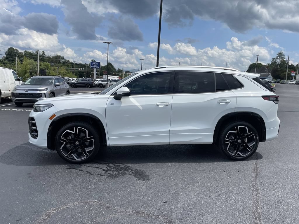Certified 2026 Volkswagen Tiguan SEL R-Line AWD/4WD image 3