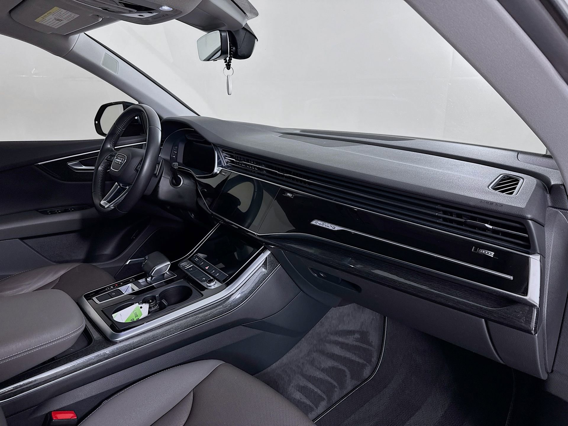 Used 2020 Audi Q8 Premium Plus w/ Premium Plus Package image 31