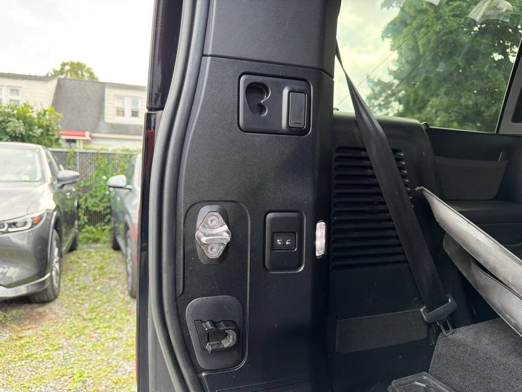 Used 2023 Land Rover Defender 130 SE AWD/4WD image 11