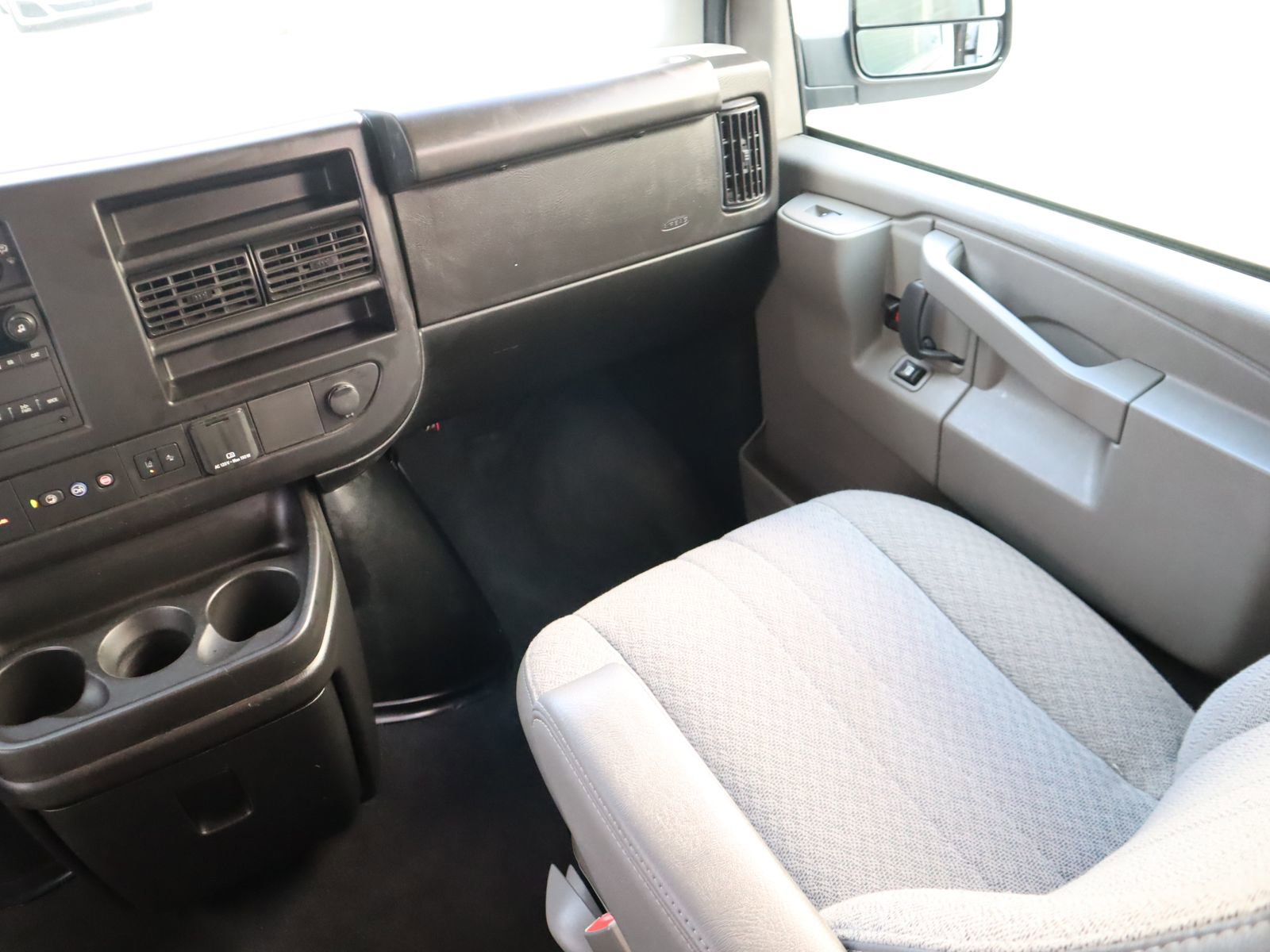 Used 2023 Chevrolet Express 3500 LT w/ LT Preferred Equipment Group image 29