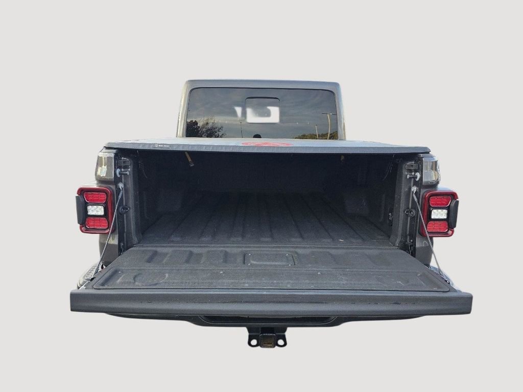 Used 2020 Jeep Gladiator Overland image 8