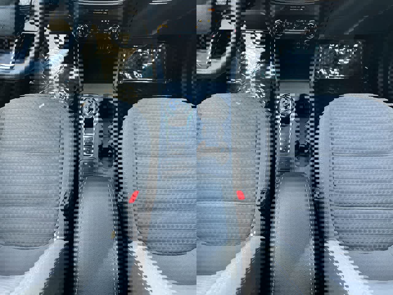 Used 2020 Ford Escape SE image 30