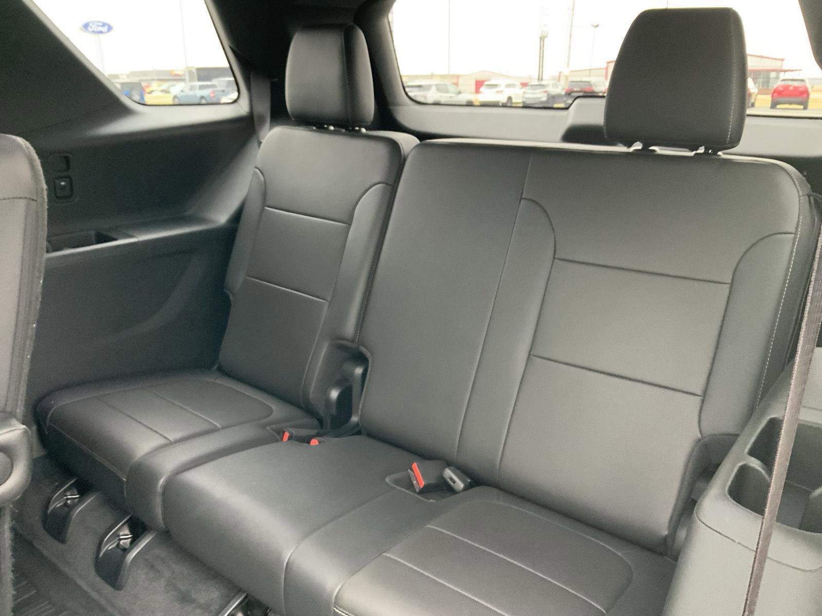 Used 2023 Chevrolet Traverse Premier w/ Redline Edition image 65