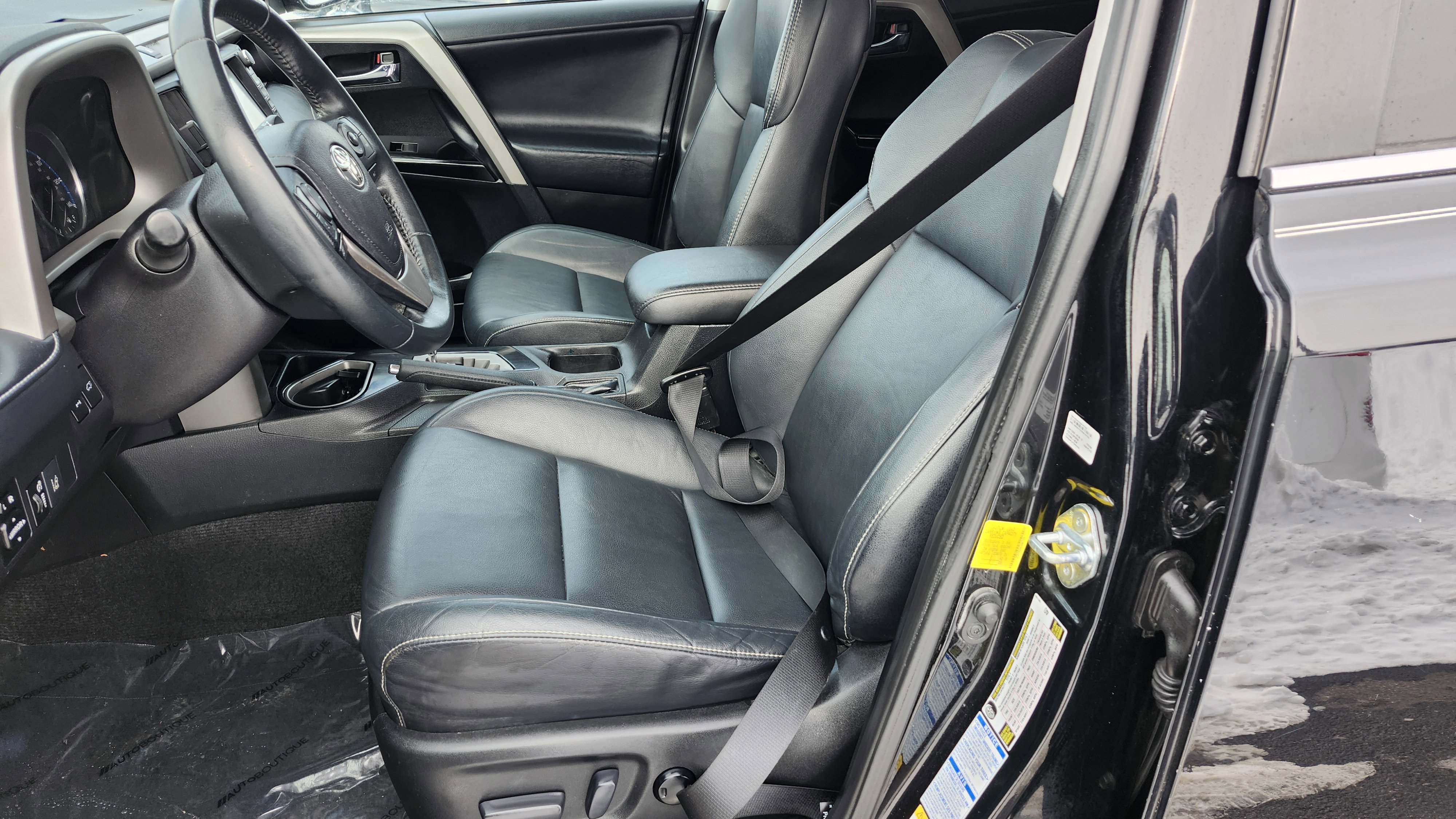 Used 2016 Toyota RAV4 Limited w/ Advanced Technology Package image 24