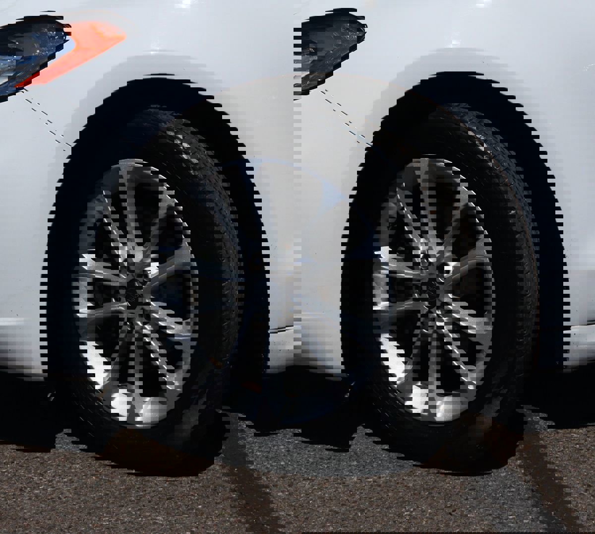 Used 2020 Ford Fusion SE image 5