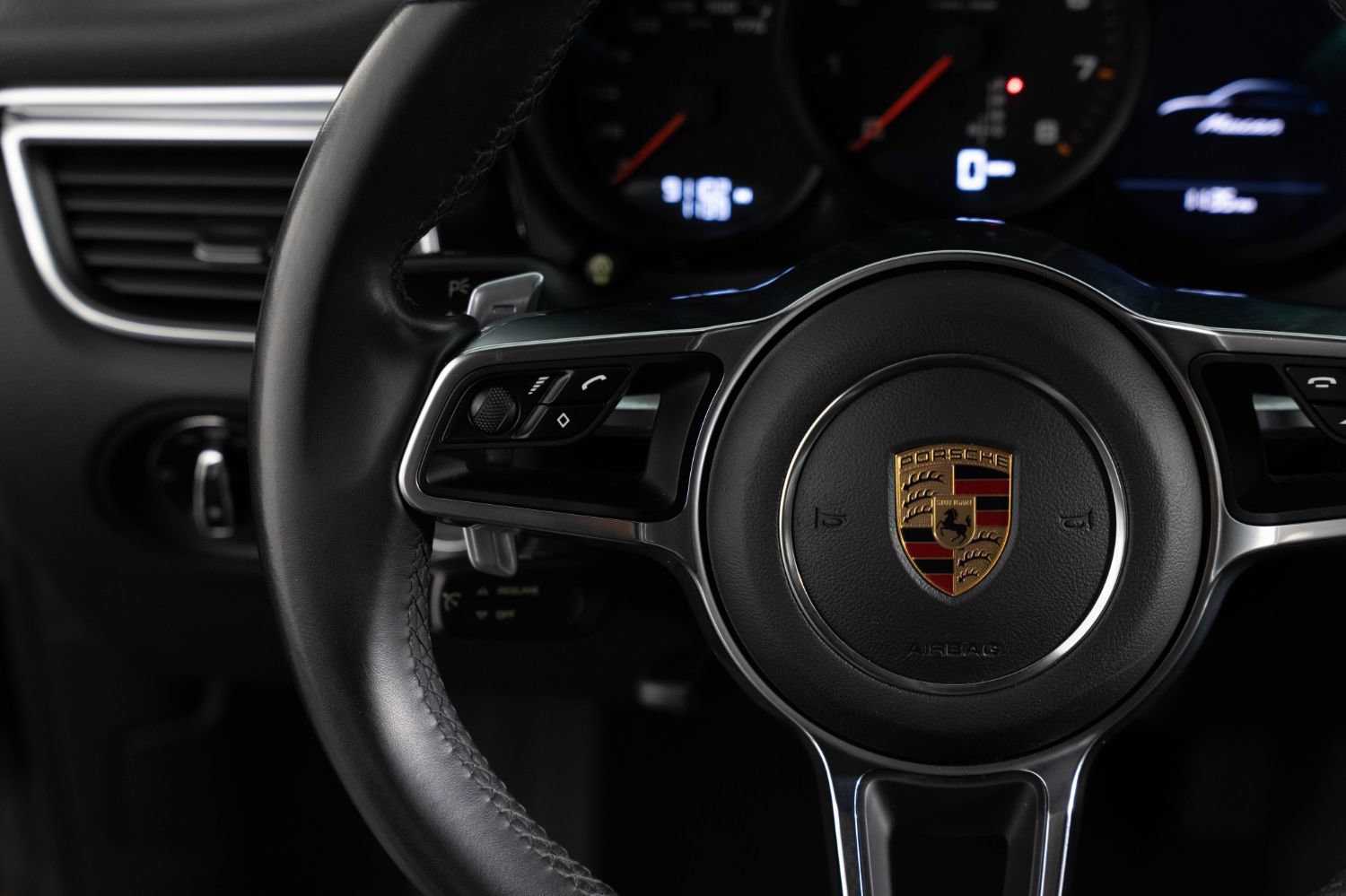 Used 2017 Porsche Macan AWD/4WD image 30