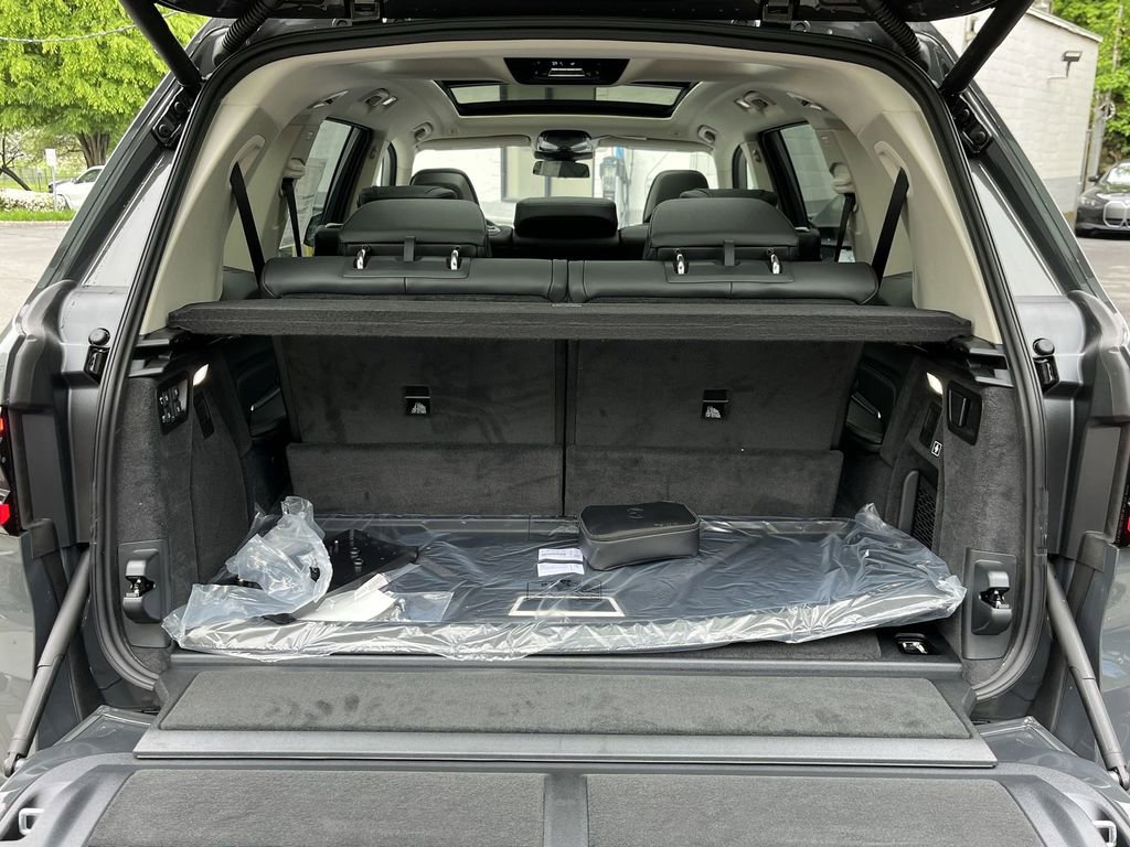 Used 2026 BMW X7 xDrive40i w/ Premium Package image 25
